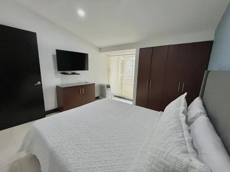 Private Jacuzzi 3 Bedroom Apartment In Provenza Cartagena Medellin